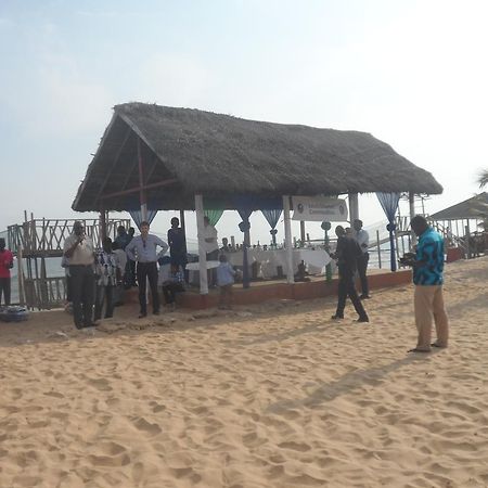 Legacy Tribe Beach Resort Prampram Ngoại thất bức ảnh