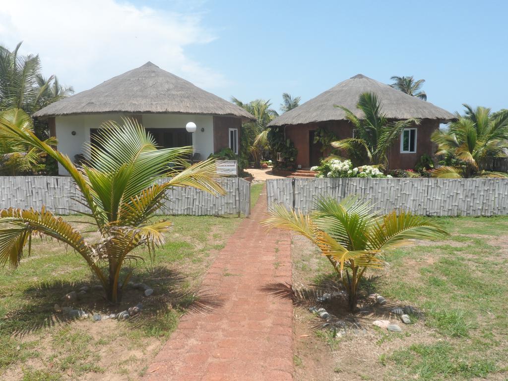 Legacy Tribe Beach Resort Prampram Ngoại thất bức ảnh