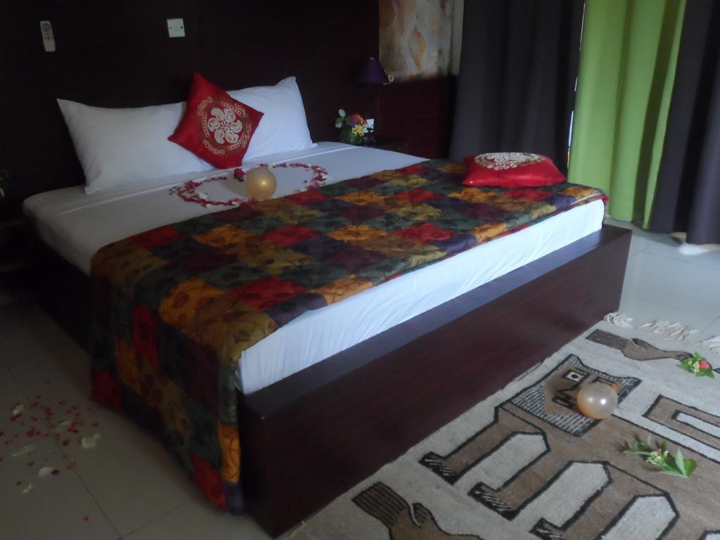 Legacy Tribe Beach Resort Prampram Ngoại thất bức ảnh