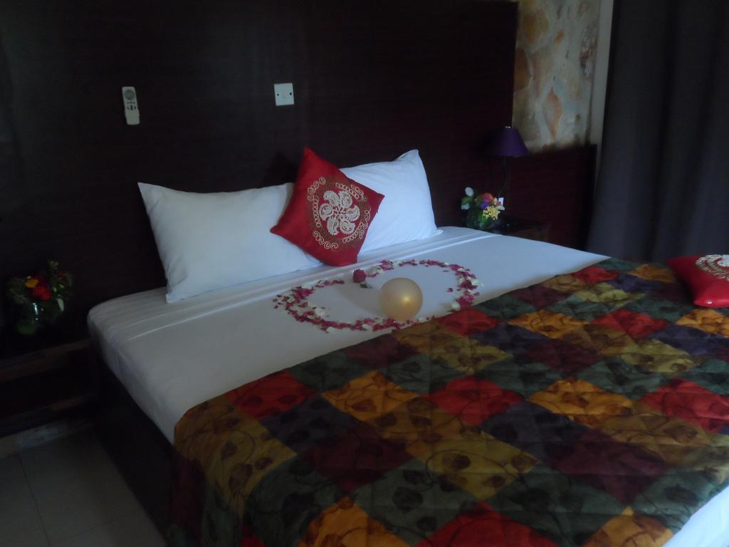 Legacy Tribe Beach Resort Prampram Ngoại thất bức ảnh