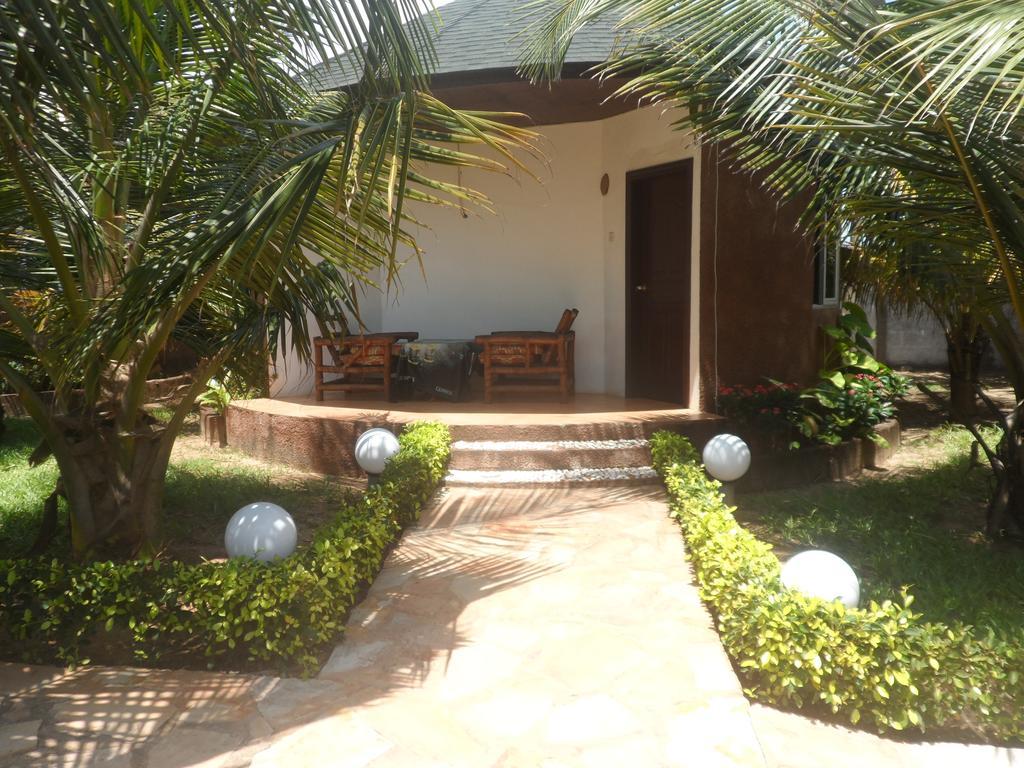 Legacy Tribe Beach Resort Prampram Ngoại thất bức ảnh