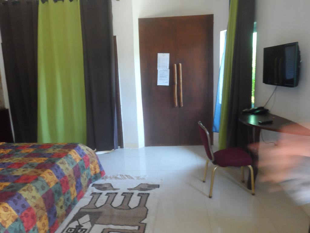 Legacy Tribe Beach Resort Prampram Ngoại thất bức ảnh