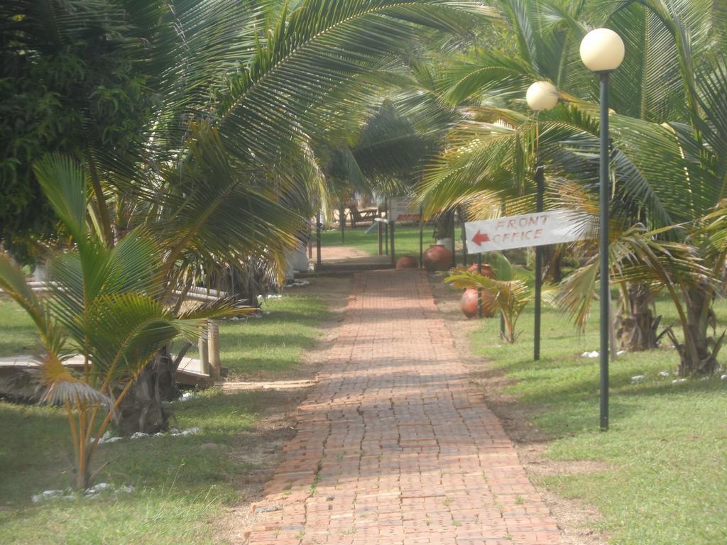 Legacy Tribe Beach Resort Prampram Ngoại thất bức ảnh