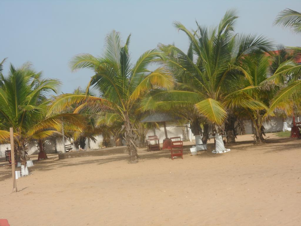 Legacy Tribe Beach Resort Prampram Ngoại thất bức ảnh