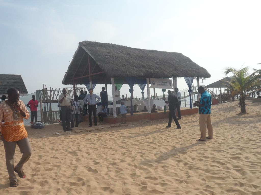 Legacy Tribe Beach Resort Prampram Ngoại thất bức ảnh